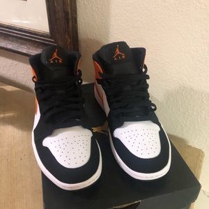 Air Jordan 1 shattered backboard